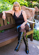 歐美地方媽媽   MomPov Audre Stripper GILF needs some dick