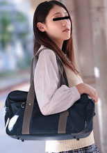 制服娘を電車でイタズラ
