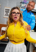 Shoplyfter Aria Banks