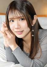 元N○B48の山○菜々似のタヌキ顔美女！