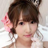 三上悠亜